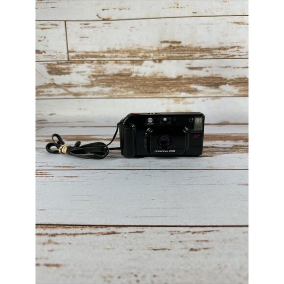 Minolta Freedom 200 AF Point & Shoot 35mm Camera & Strap - Picture 1 of 9